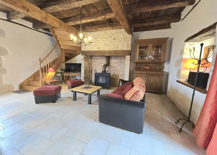 Charmante Maison A Hautefort Avec Piscine Privee, Animaux Admis - Fr-1-616-514 Hautefort